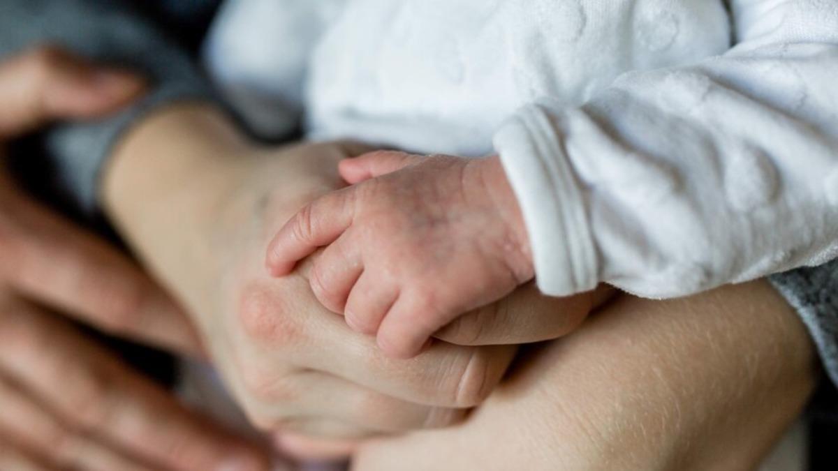 8 haftalık ek doğum izni i&ccedil;in başvuru başladı: İşte son tarih 2
