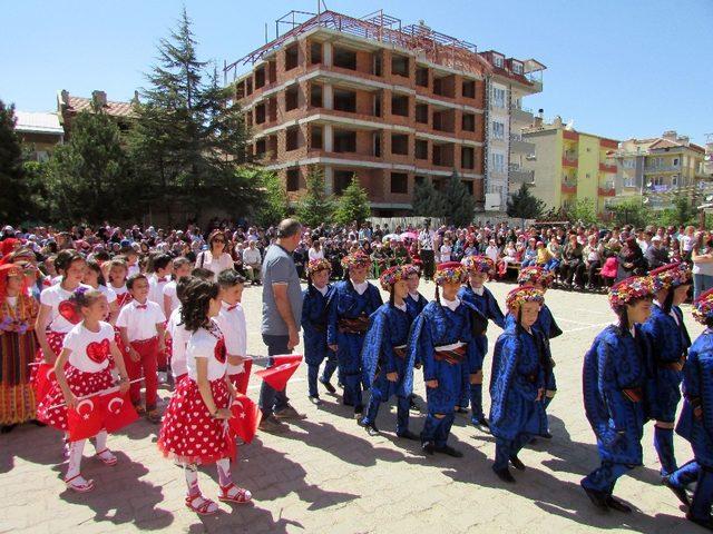 Vefat eden öğretmenleri için 23 Nisan’da Mevlit okuttular