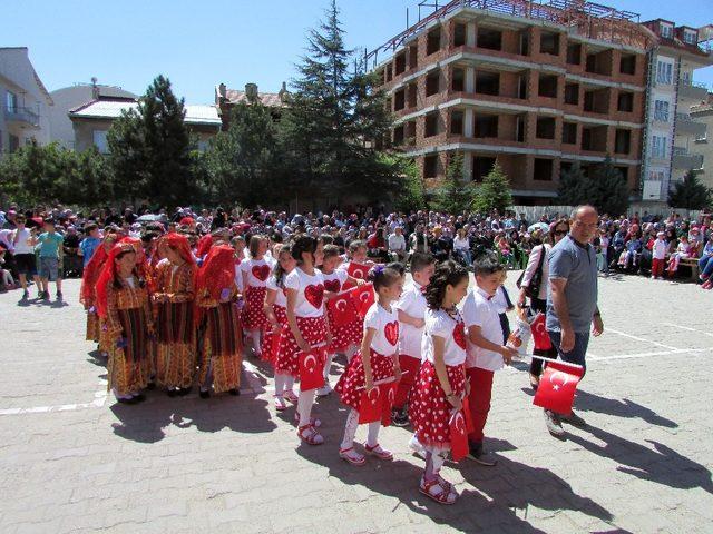 Vefat eden öğretmenleri için 23 Nisan’da Mevlit okuttular