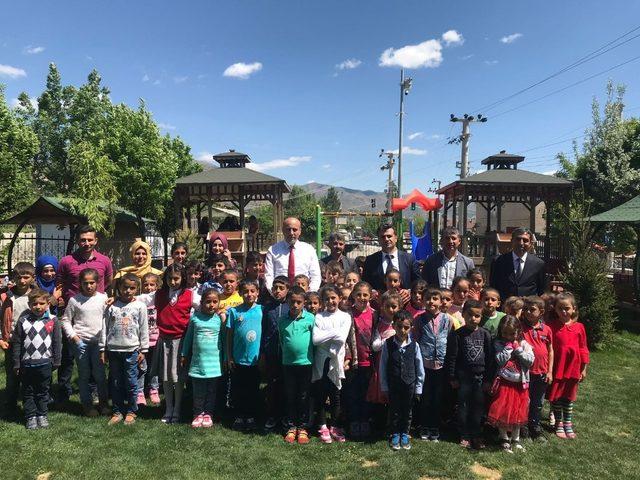 Başkan Dülgeroğlu, köy okullarında öğrencilerle bir araya geldi