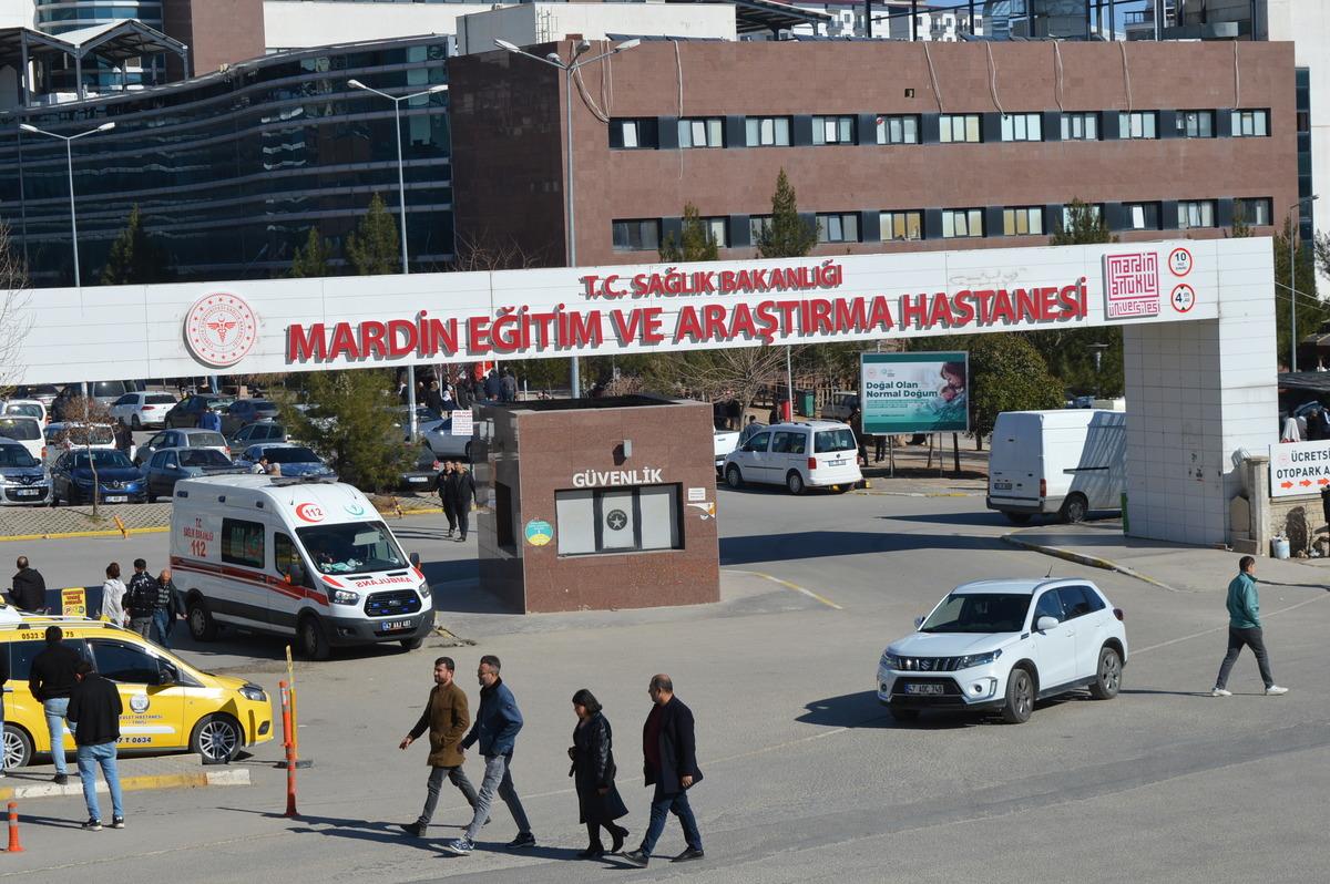 Mardin de 3 &ccedil;ocuk annesinin ş&uuml;pheli &ouml;l&uuml;m&uuml;! İple asılı halde bulundu 2