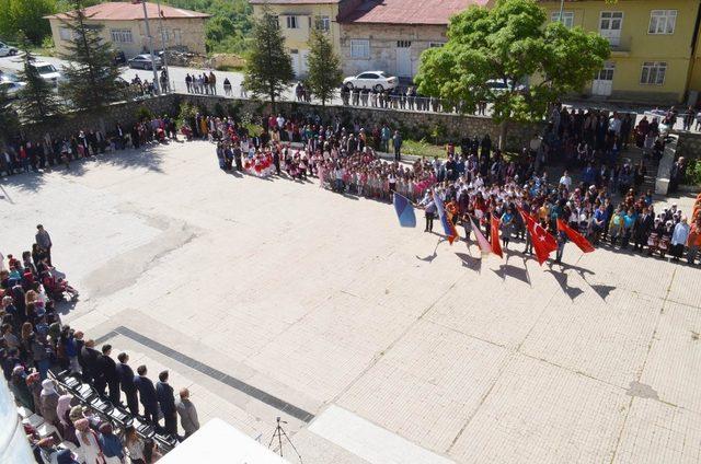 Çemişgezek’te halaylı, horonlu kutlama