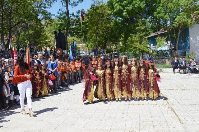 Çemişgezek’te halaylı, horonlu kutlama