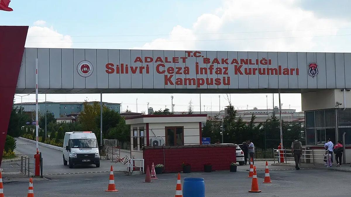 İBB davasında tansiyon y&uuml;ksek! İmamoğlu: "&Ouml;nce beni yaka pa&ccedil;a indirin" 1