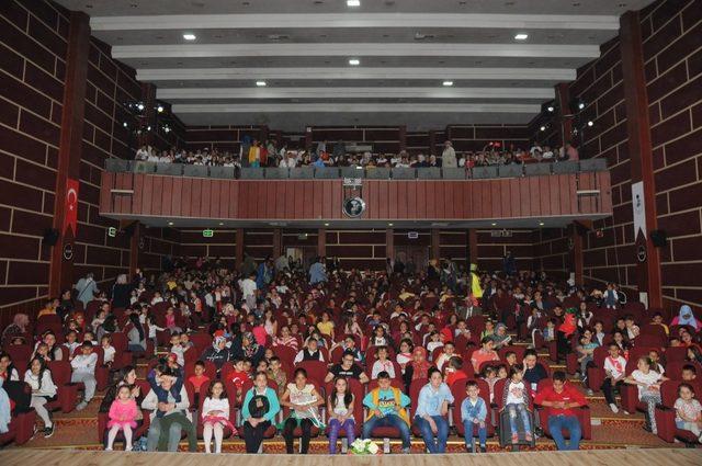 Akşehir Belediyesinden çocuklara 23 Nisan sürprizi