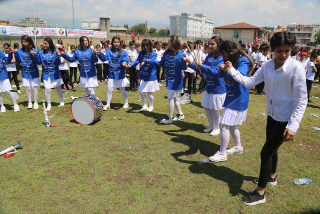 Silopi'de 6 yıl sonra 23 Nisan kutlaması stadyumda yapıldı