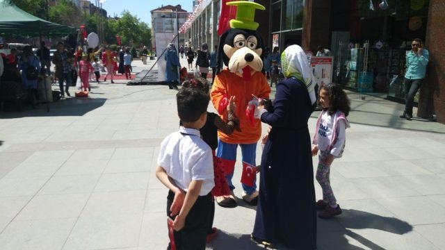 Doğa Cadde’de 23 Nisan coşkusu