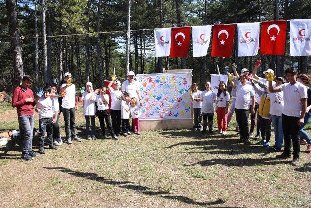 Kızılay Karabük Şubesi çocuklar ile ’23 Nisan Çocuk Şenliği’ etkinliğinde bir araya geldi