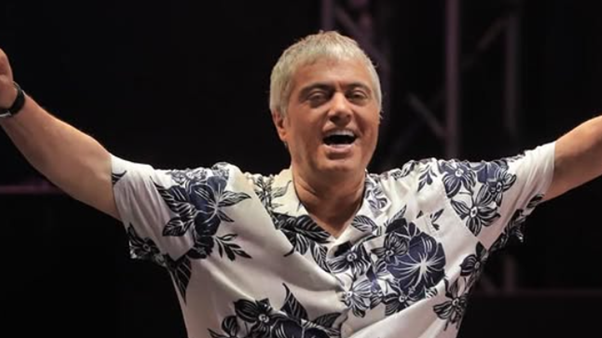 Cengiz Kurtoğlu'nun çay bahçeleriyle çevrili köy evi merak uyandırdı