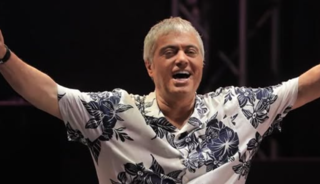 Cengiz Kurtoğlu'nun &ccedil;ay bah&ccedil;eleriyle &ccedil;evrili k&ouml;y evi merak uyandırdı