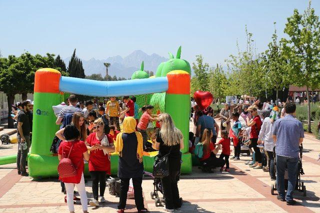 Büyükşehir Belediyesi Çocuk Festivali