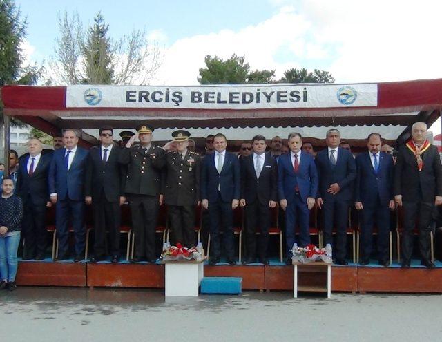 Erciş’te 23 Nisan coşkusu