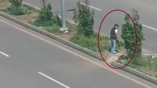 Diyarbakır'da okul çevresinde silahlı saldırı paniği! Korkunç anlar kamerada