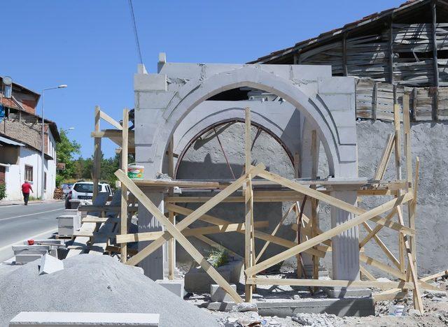 Sancaktar Türbesi’nde restorasyon çalışmaları devam ediyor