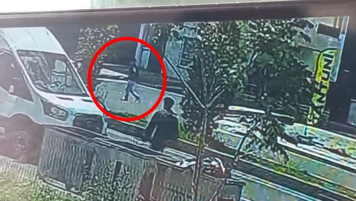 Diyarbakır da okul &ccedil;evresinde silahlı saldırı paniği! Korkun&ccedil; anlar kamerada 14