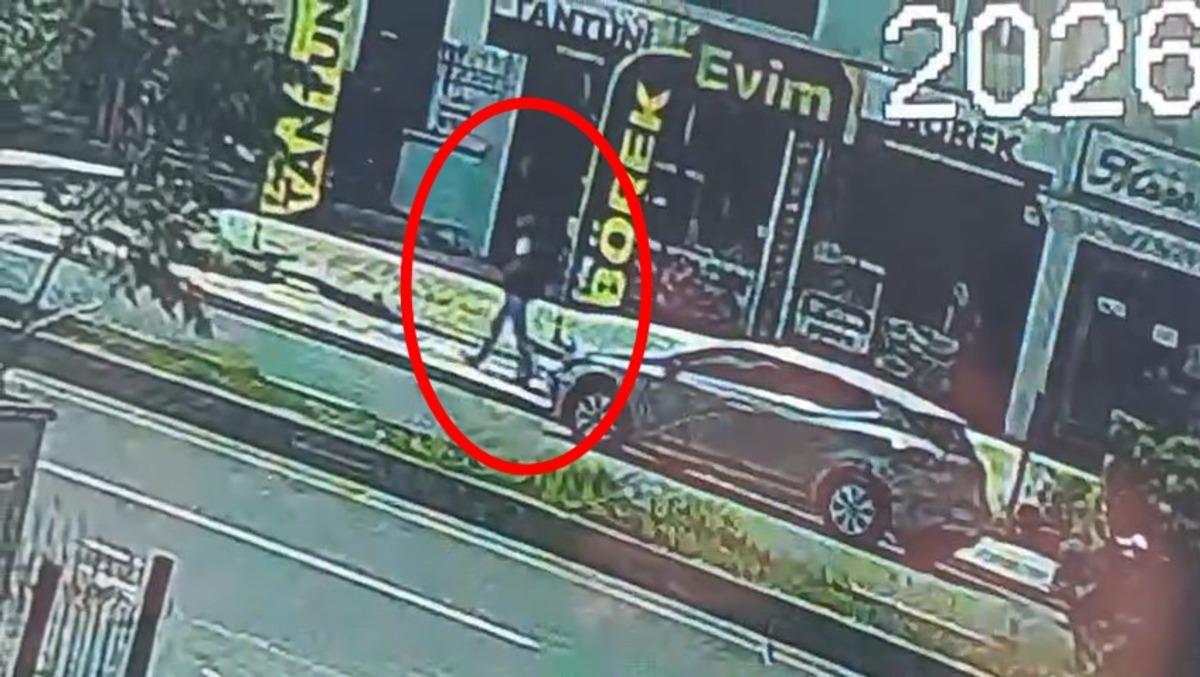 Diyarbakır da okul &ccedil;evresinde silahlı saldırı paniği! Korkun&ccedil; anlar kamerada 12