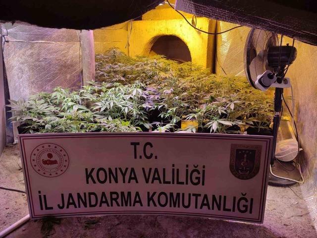 Konya&rsquo;da uyuşturucu tacirlerine operasyon: 14 tutuklama 2