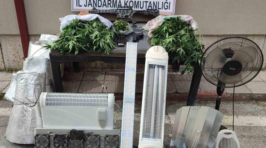 Konya&rsquo;da uyuşturucu tacirlerine operasyon: 14 tutuklama