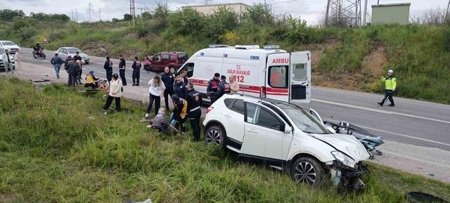 &Ccedil;anakkale&rsquo;de iki otomobil &ccedil;arpıştı: 4 kişi yaralandı 2