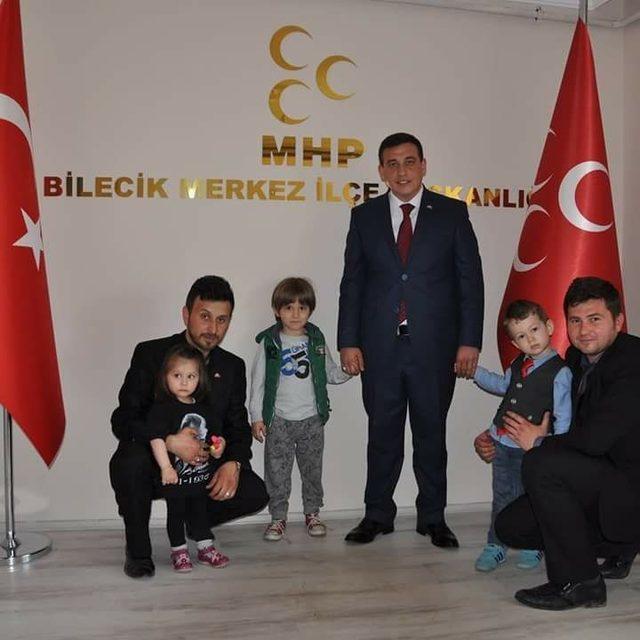 MHP Merkez İlçe Başkanlık koltuğu çocuklara emanet