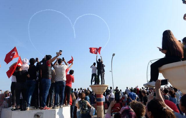 Türk Yıldızları çocuklar için uçtu