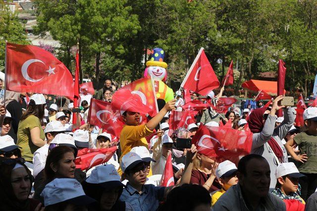 Kağıthane'den dünyaya 'barış' mesajı veriler