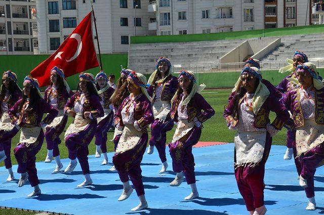 Başkan Alatepe çocukların coşkusuna ortak oldu