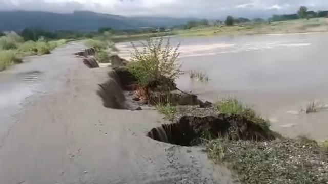 Tokat&rsquo;ta yollar &ccedil;&ouml;kt&uuml;, sular altında kalan tarım arazileri dron ile g&ouml;r&uuml;nt&uuml;lendi 1