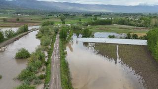 Tokat’ta yollar çöktü, sular altında kalan tarım arazileri dron ile görüntülendi