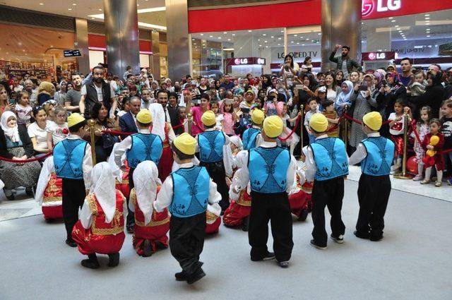 Çocuklar 23 Nisan’ı Park Afyon’da kutladı