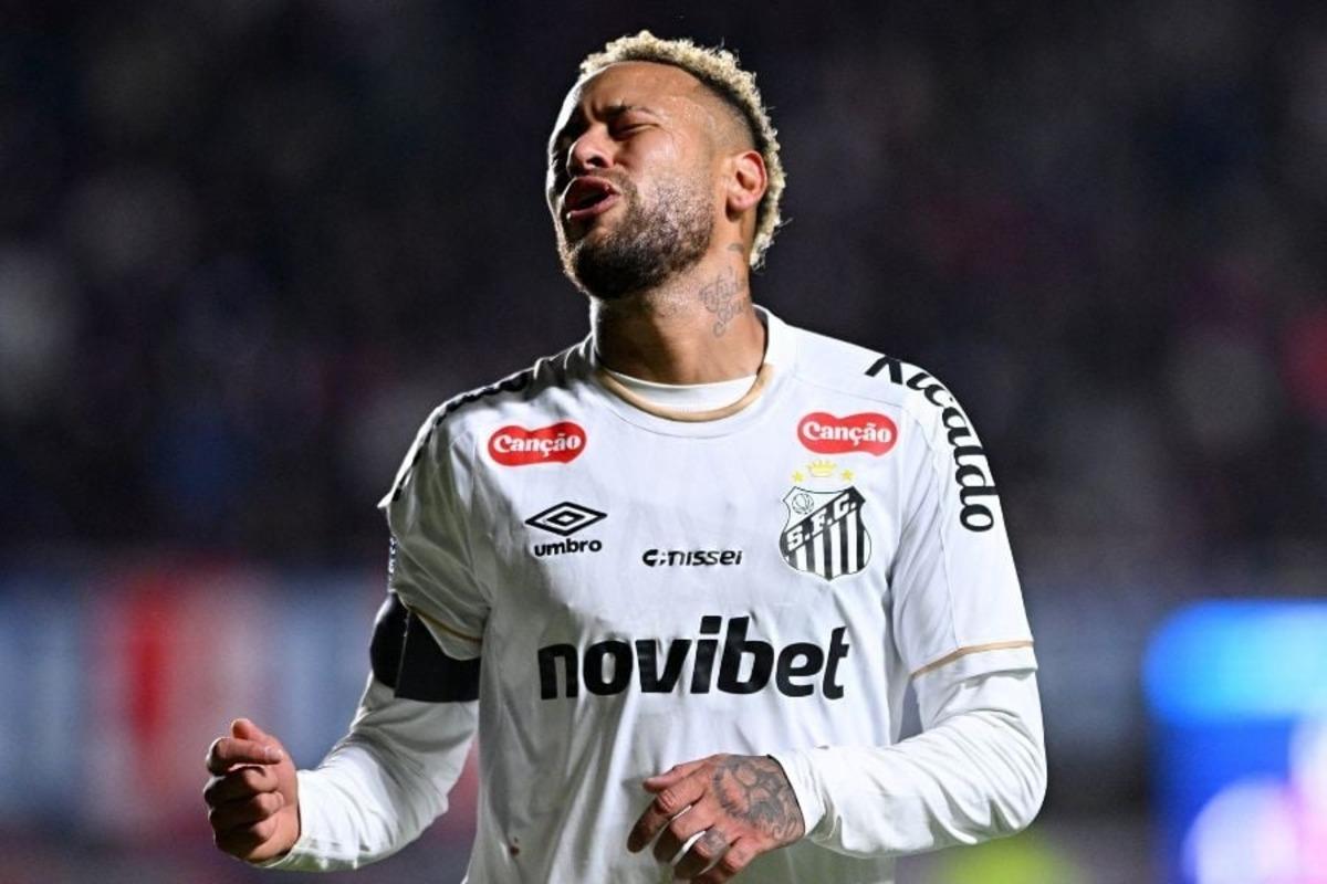 Neymar Brezilya da çıldırdı! Robinho nun oğlunu tokatladı 1