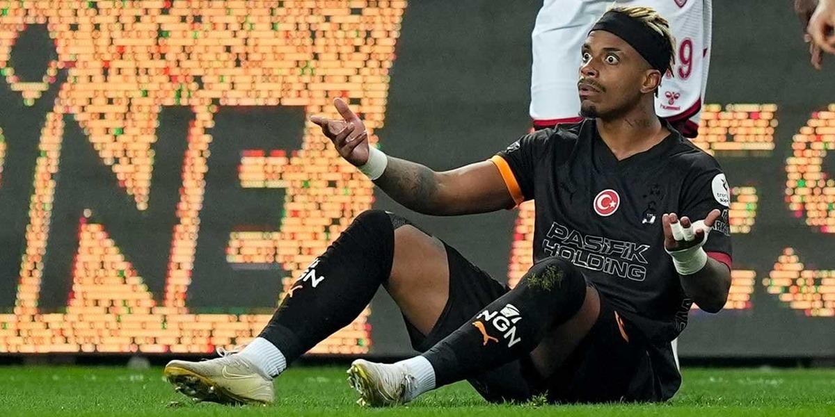 Galatasaray da Samsunspor ma&ccedil;ında o madde devreye girdi! 1