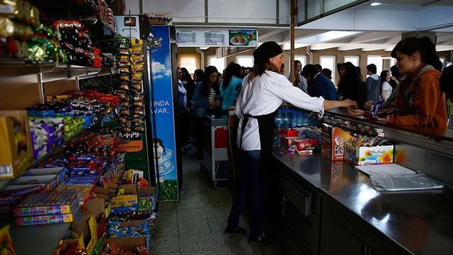 Okullarda yeni dönem! Satışı yasaklanıyor