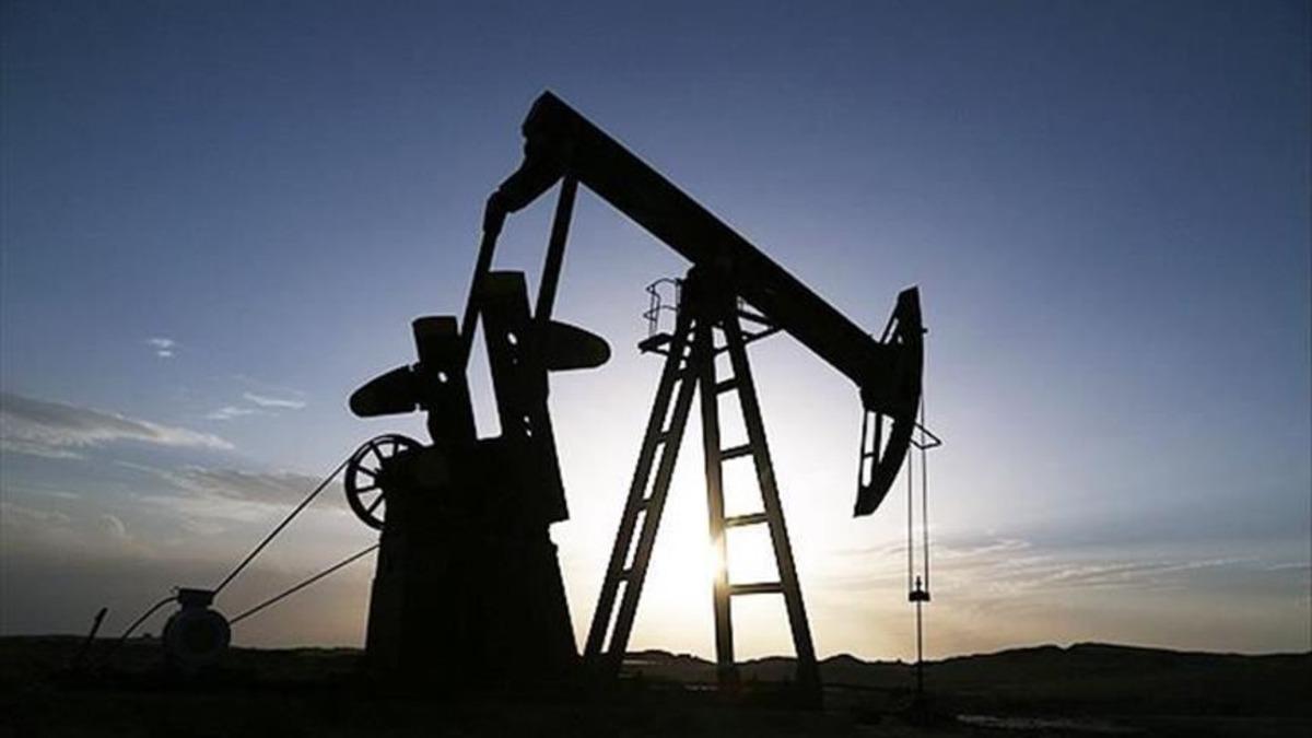 Petrolde 100 g&uuml;n sınırı aşıldı! Stoklar 8 yılın dibine iniyor, G&ouml;rsel 2