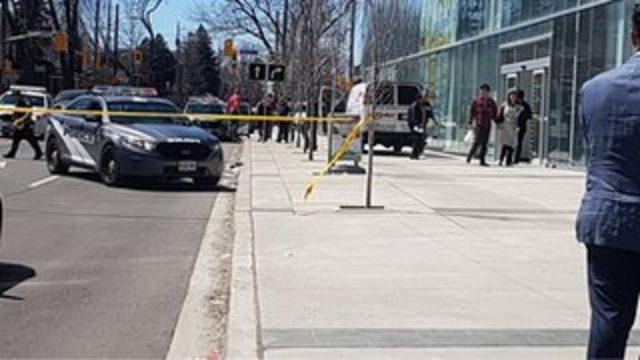 Kanada'da bir araç kaldırıma çıktı: 2 ölü