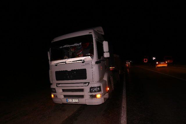 Anne ile oğlu trafik kazasında hayatını kaybetti