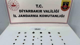 Diyarbakır’da tarihi eser kaçakçılığı operasyonu: 31 adet sikke ve obje ele geçirildi