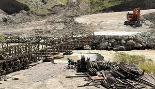 Hakkari-Van yolunda panel k&ouml;pr&uuml; &ccedil;alışması s&uuml;r&uuml;yor