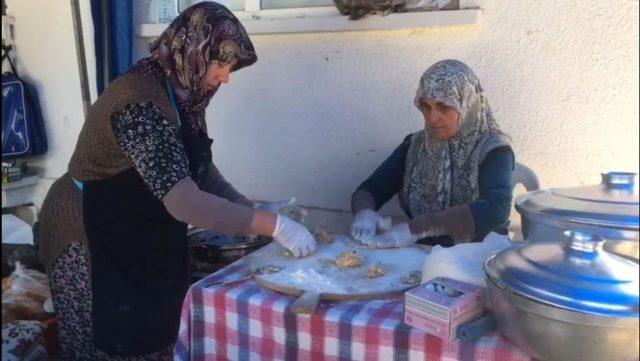 Sarıkemerli kadınlar Çakırbeyli Pazarına gitti