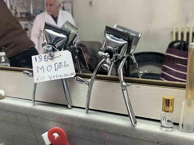 &Ccedil;orum&rsquo;un  m&uuml;thiş berber i: 66 yıllık mesleğine devam ediyor 4