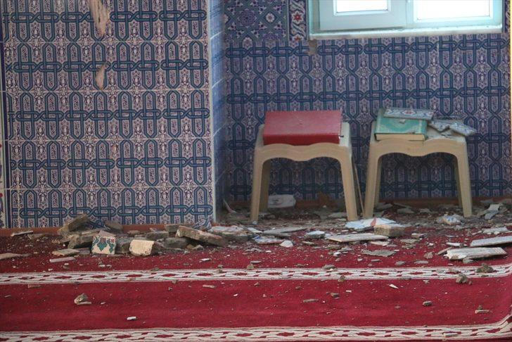 Adıyaman Valisi Nurullah Naci Kalkancı: "(Samsat'taki deprem) Depremden dolayı yaralımız yok, deprem paniğiyle kaçışırken ayağı takılan, düşen, kolunu çarpan 19 civarında vatandaşımız var." G1