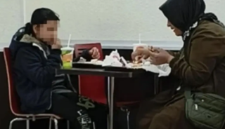 &Uuml;nl&uuml; hamburgercideki skandal cezasız kalmadı: Bakanlık faturayı kesti!