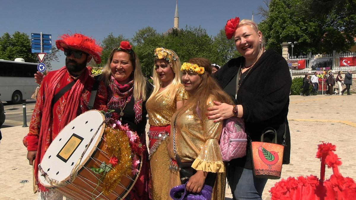 Binlerce turist Edirne ye akın etti: Kent festival alanına d&ouml;nd&uuml; 2