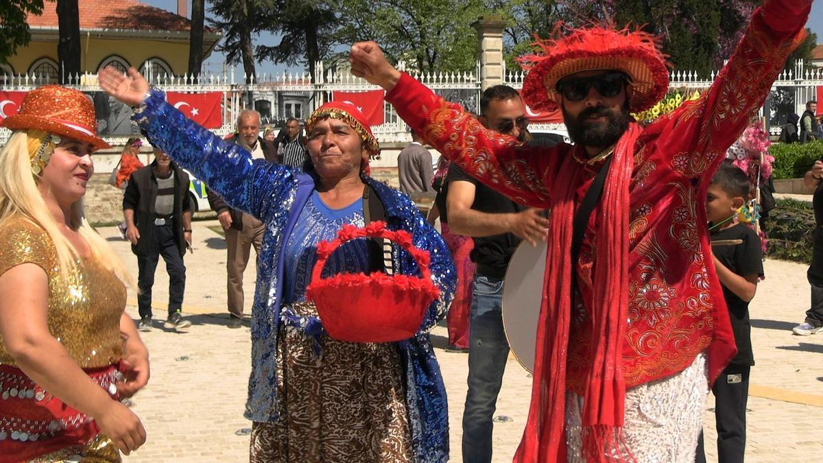 Binlerce turist Edirne ye akın etti: Kent festival alanına d&ouml;nd&uuml; 3