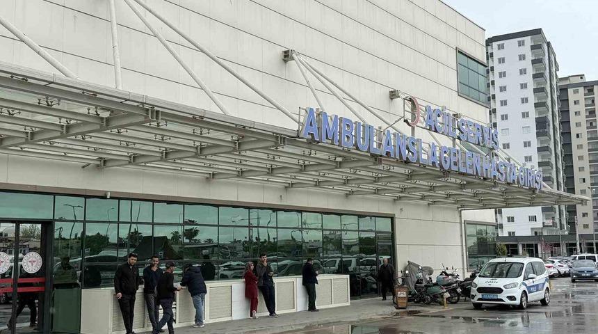 Tarihi ge&ccedil;miş salam yiyen 4 &ouml;ğrenci hastaneye kaldırıldı