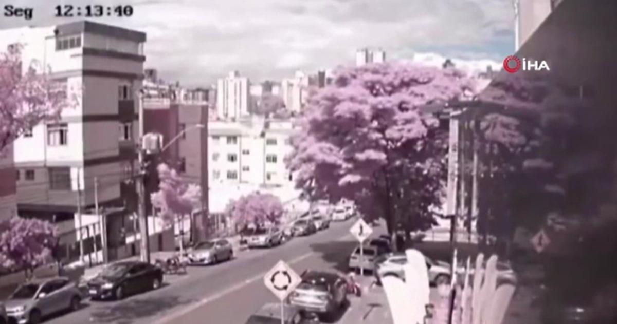 U&ccedil;ak son s&uuml;ratle apartmana &ccedil;akıldı! Korkun&ccedil; kazada 3 &ouml;l&uuml; 2 yaralı 1