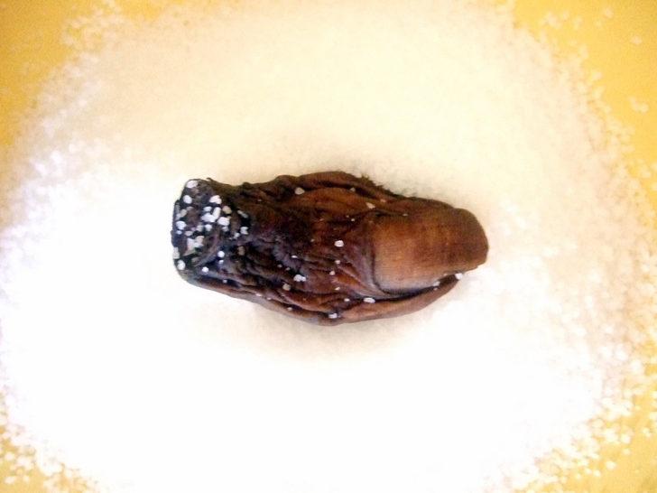 Yok artık: Gerçek insan parmağı içinde bulunan kokteyli kana kana içiyorlar G4