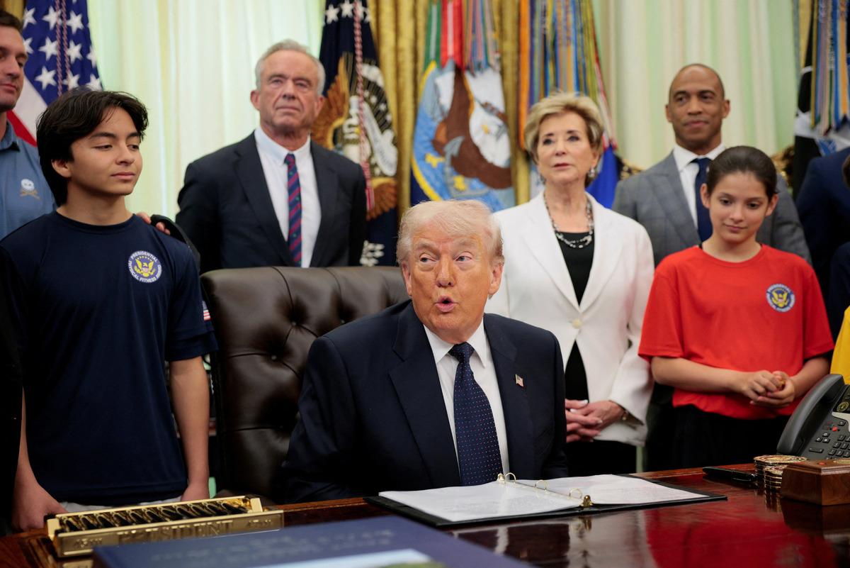ABD Başkanı Trump tan İran a "beyaz bayrağı sallayın" &ccedil;ağrısı 1
