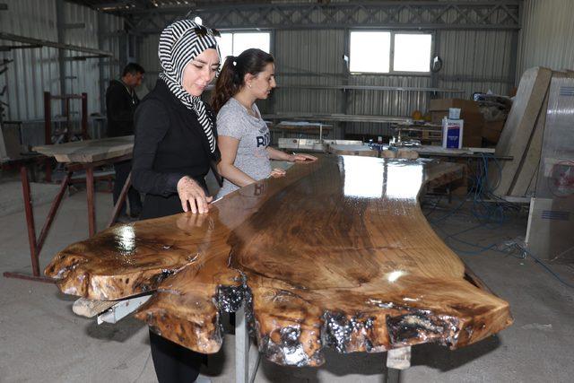 Evine masa almak isterken kendi işini kurdu