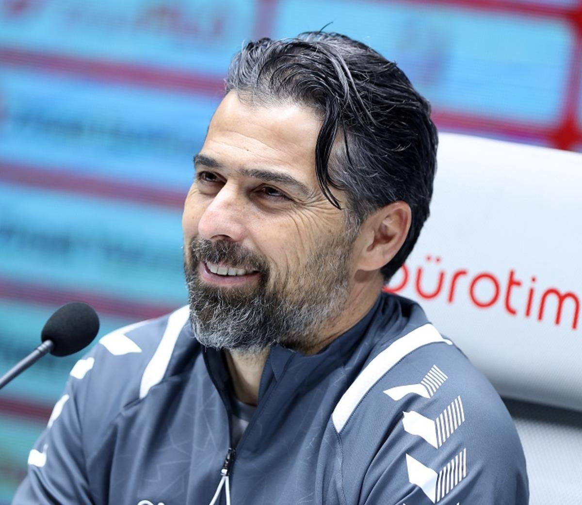 Konyaspor Beşiktaş ı eledi! Sergen Yal&ccedil;ın a su şişesi fırlatıldı! İstifa sesleri ortalığı yıktı 3